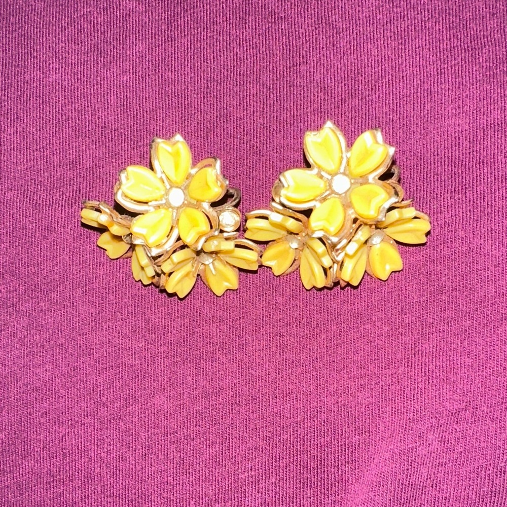 Vintage Floral Yellow clip on Earrings